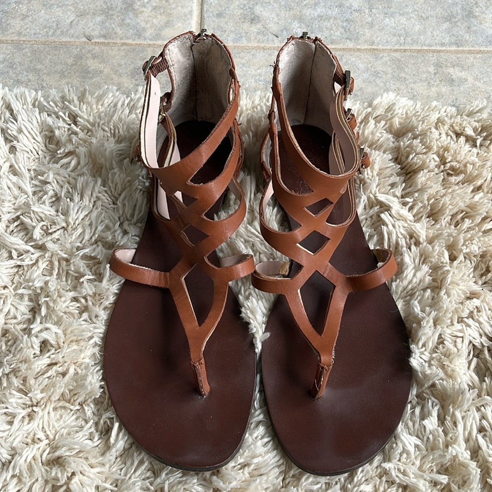 Vince Camuto Gladiator Sandsls